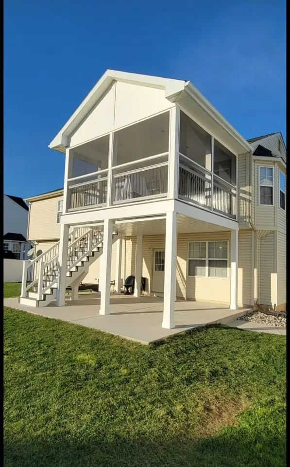 Custom Decks project completed by Zenna Decks